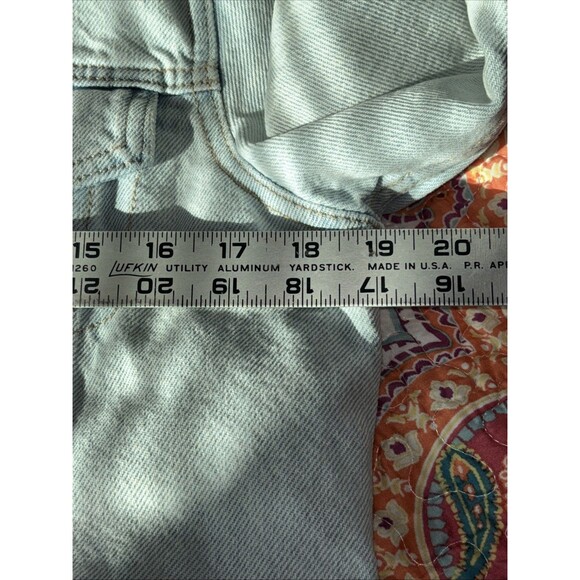 LEVI'S Women's Jean Jacket  Lavender Light Wash Size Medium - Picture 15 of 16